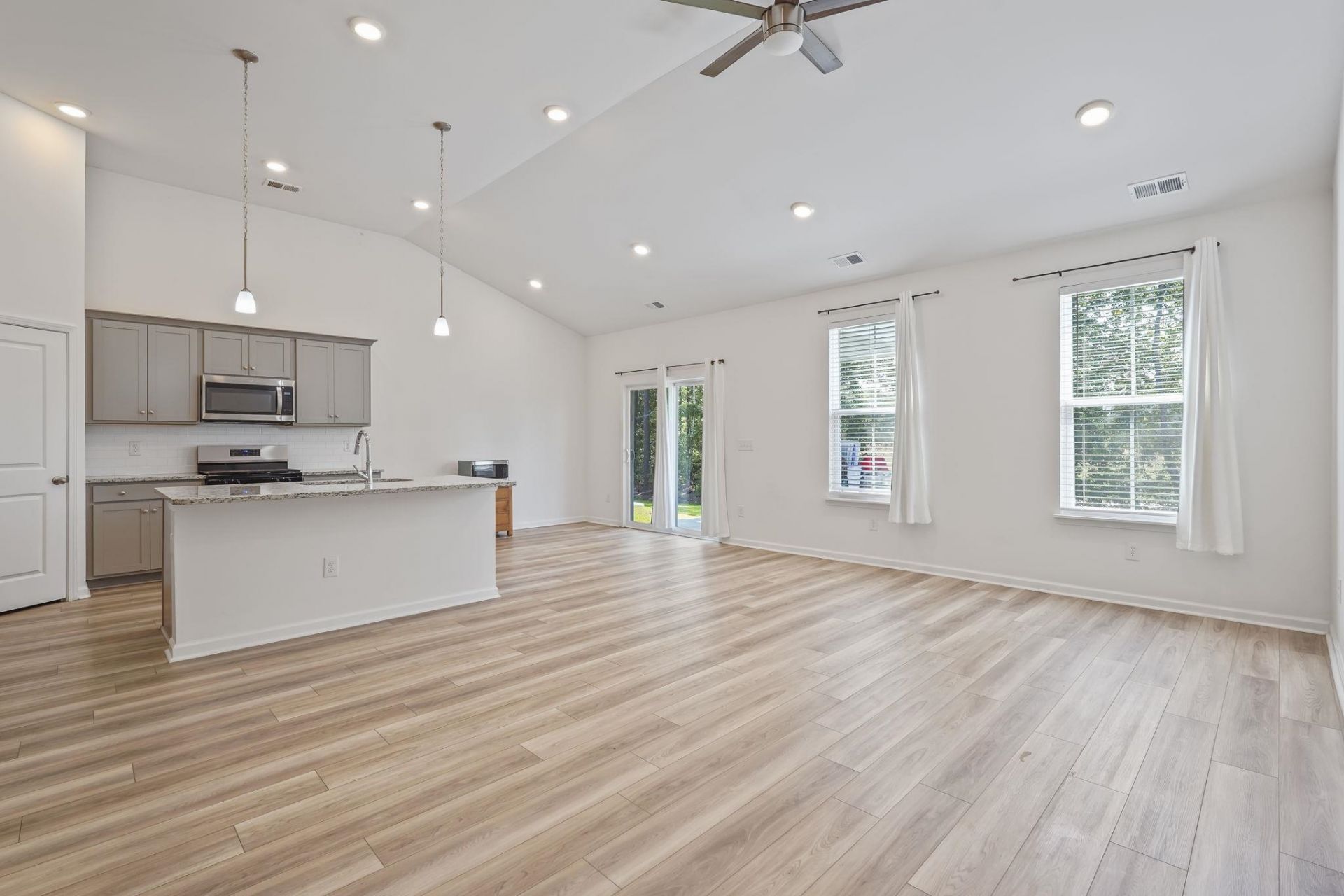 398 Sun Colony Blvd.  Photo 26