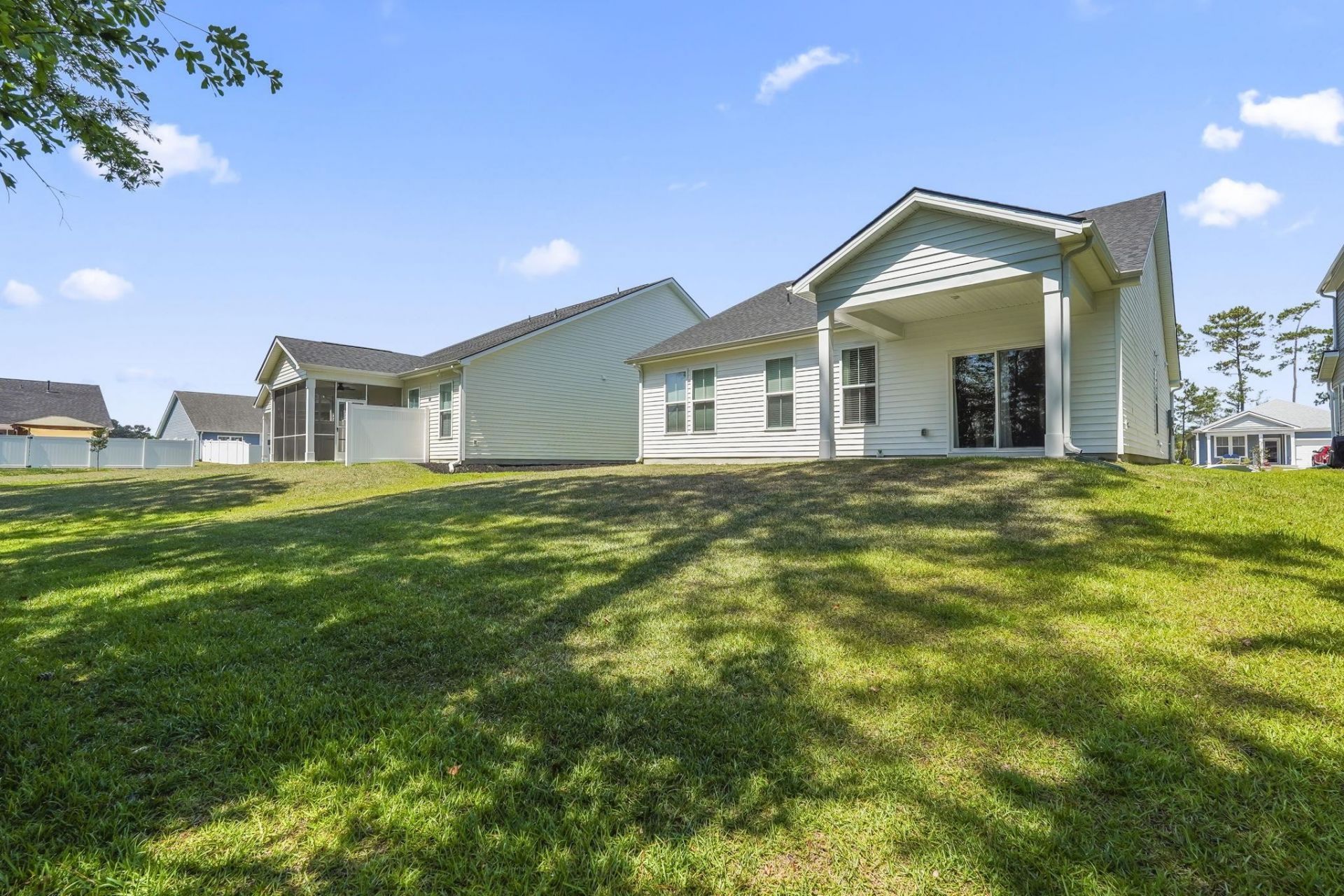398 Sun Colony Blvd.  Photo 36