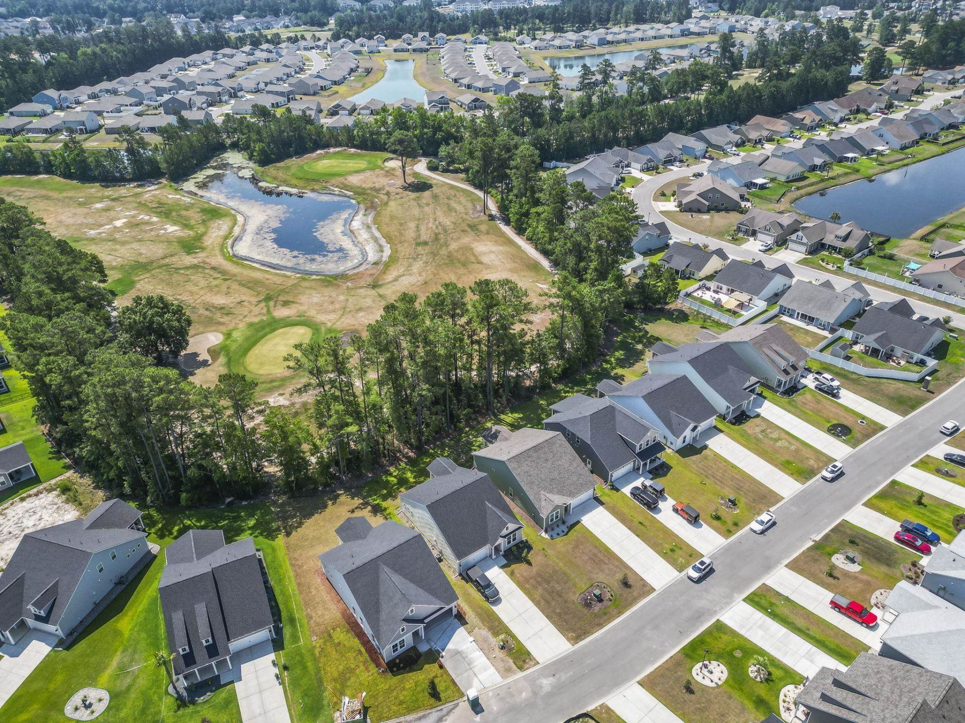 398 Sun Colony Blvd.  Photo 4