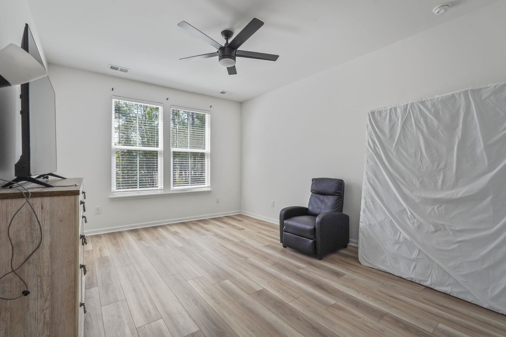 398 Sun Colony Blvd.  Photo 8