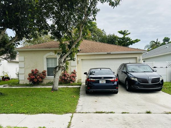 5165 Foxhall Pl, West Palm Beach, FL 33417