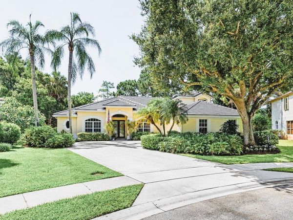 15730 Glen Willow Lane, Wellington, FL 33414