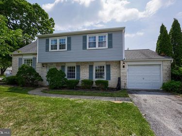 1604 ROBERT ROAD, LANCASTER, PA 17601