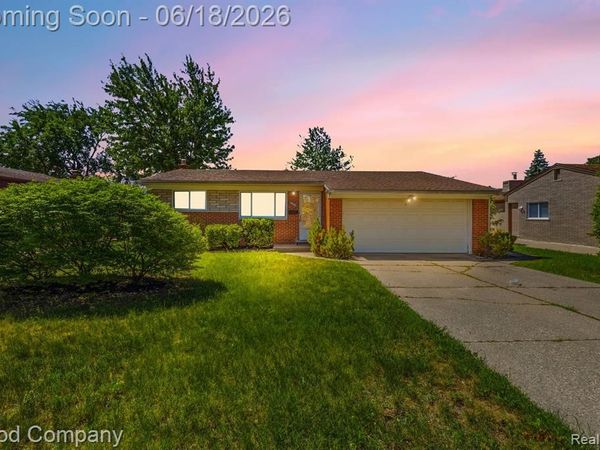 8246 Independence Drive, Sterling Heights, MI 48313