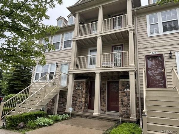 655 Lewa Downs Drive , Pontiac, MI 48341