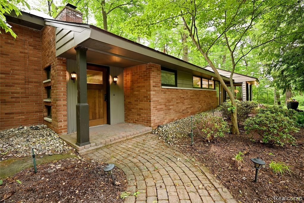 3310 Dogwood Court, Bloomfield Hills, MI 48304 Main Photo