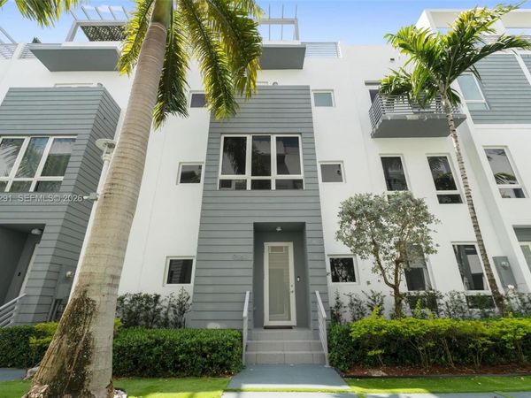 9161 NW 33rd St , Doral, FL 33172