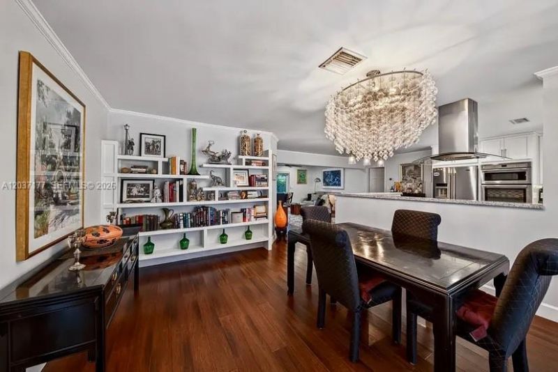 2125 NE 17th Ter, Wilton Manors, FL 33305 Photo