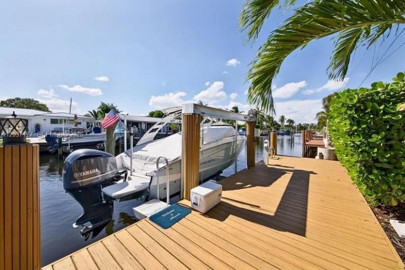 2125 NE 17th Ter, Wilton Manors, FL 33305 Photo