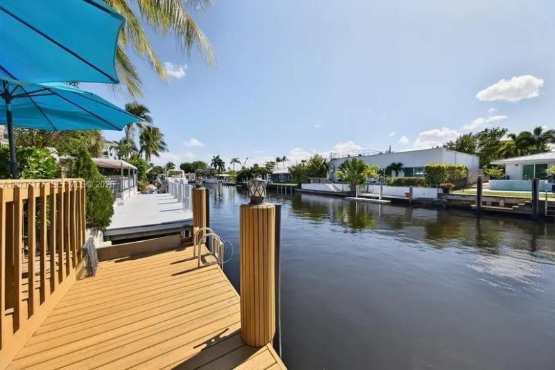 2125 NE 17th Ter, Wilton Manors, FL 33305 Photo