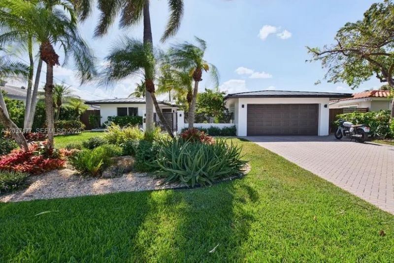 2125 NE 17th Ter, Wilton Manors, FL 33305 Photo