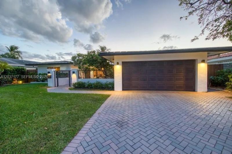 2125 NE 17th Ter, Wilton Manors, FL 33305 Photo
