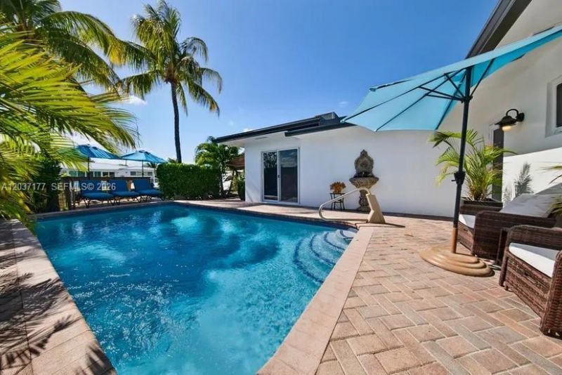 2125 NE 17th Ter, Wilton Manors, FL 33305 Photo