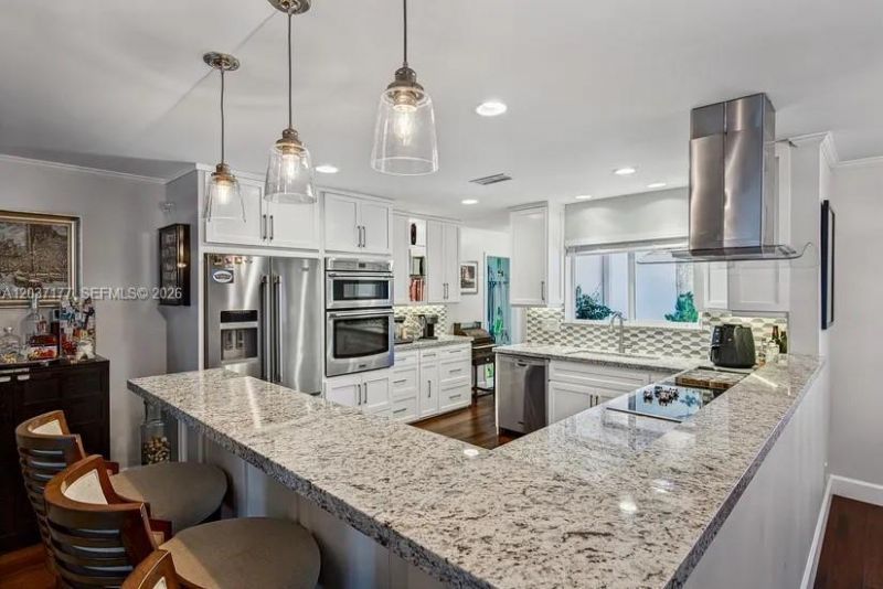 2125 NE 17th Ter, Wilton Manors, FL 33305 Photo