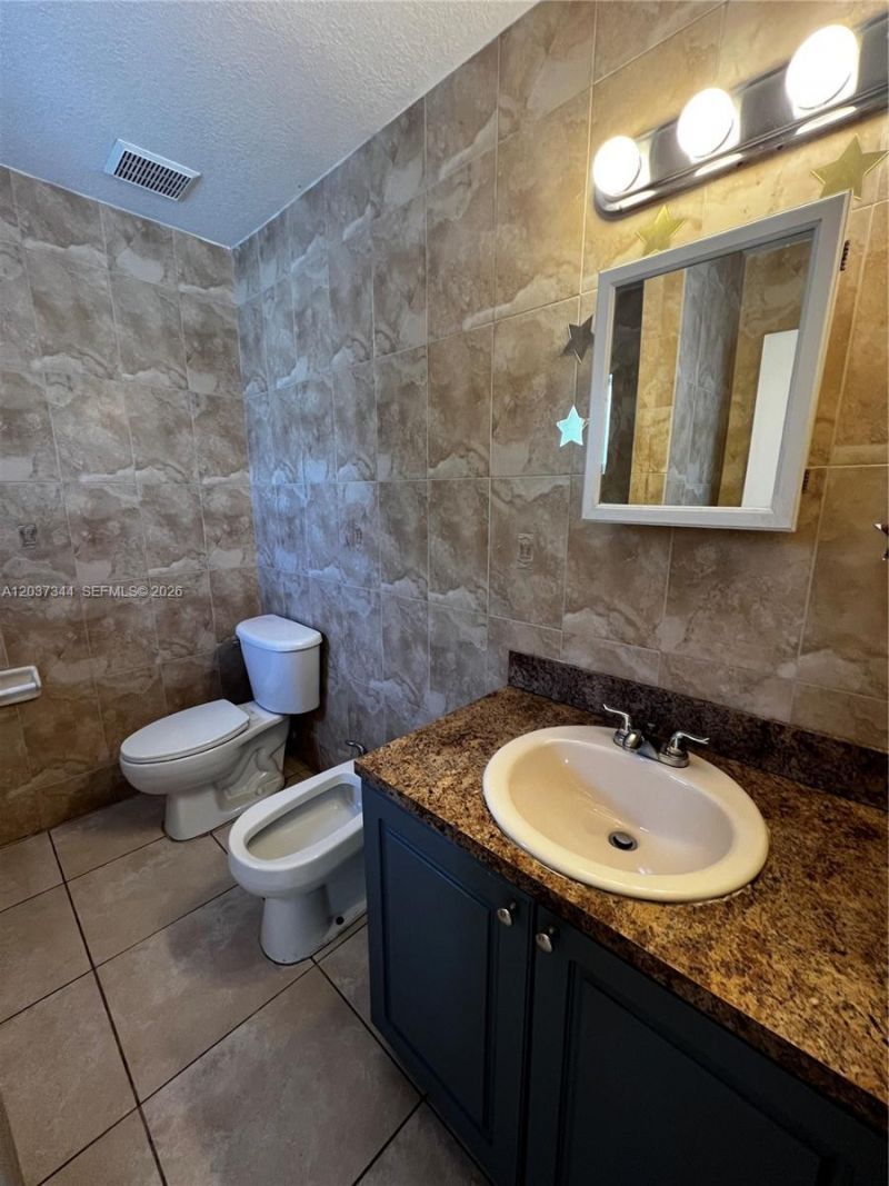 7012 NW 6th Ct, Unit 7012, Miami, FL 33150 Photo