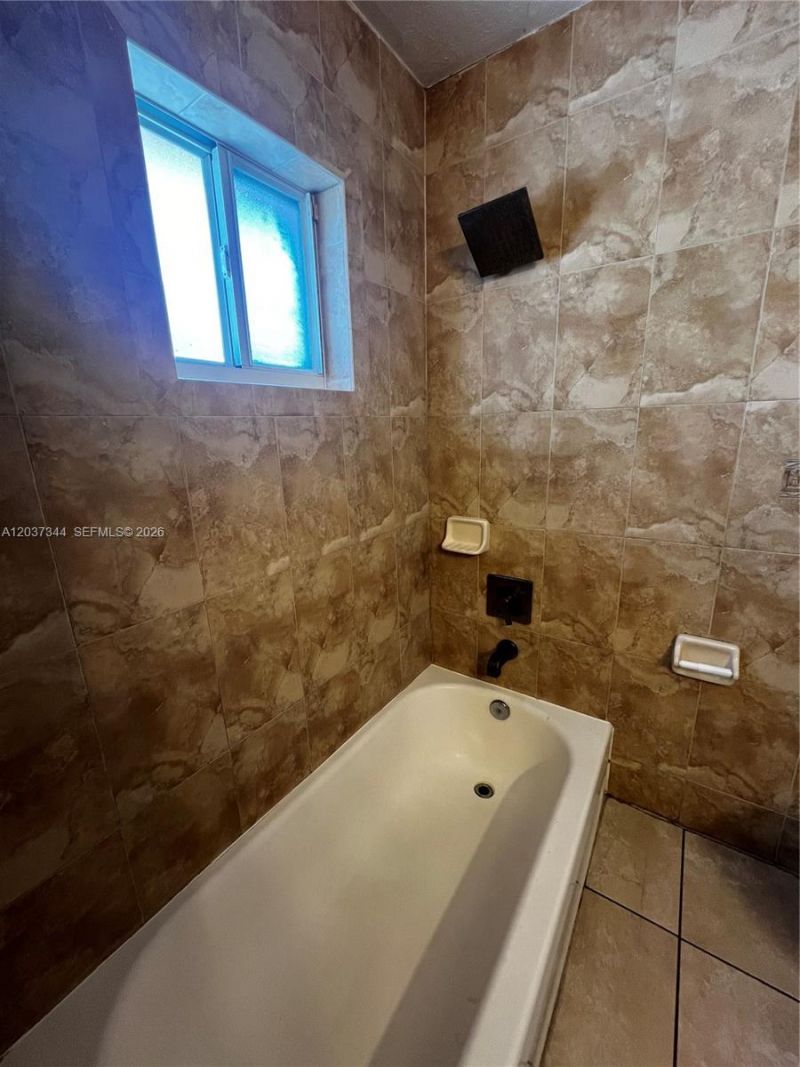 7012 NW 6th Ct, Unit 7012, Miami, FL 33150 Photo