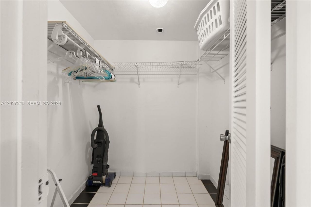 2861 Leonard Dr , Unit F208, Aventura, FL 33160 Photo