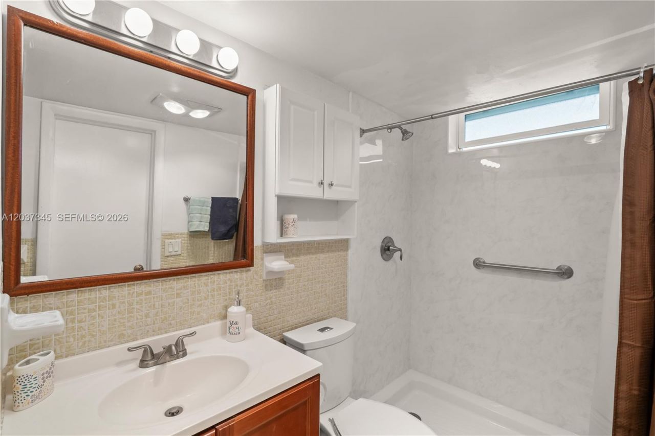 2861 Leonard Dr , Unit F208, Aventura, FL 33160 Photo