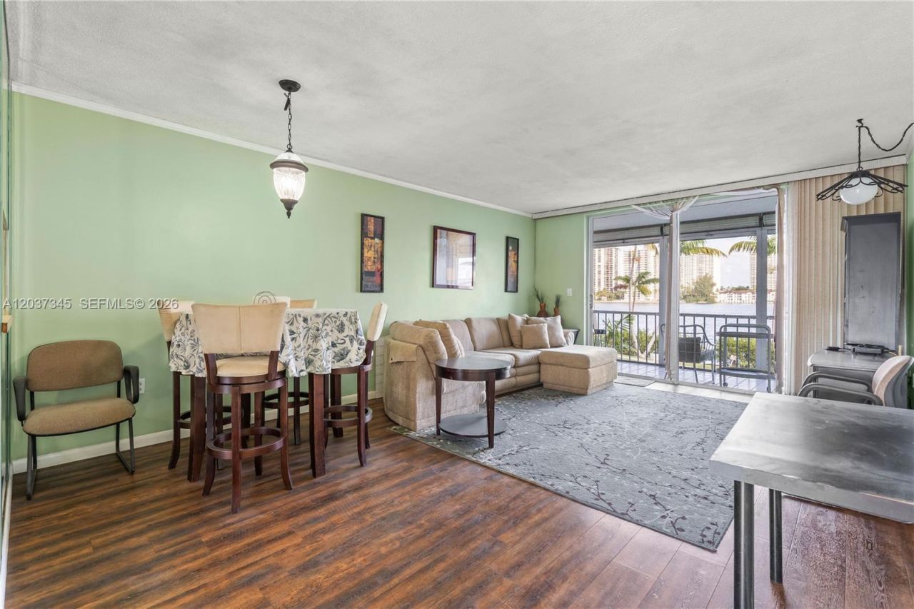2861 Leonard Dr , Unit F208, Aventura, FL 33160 Photo