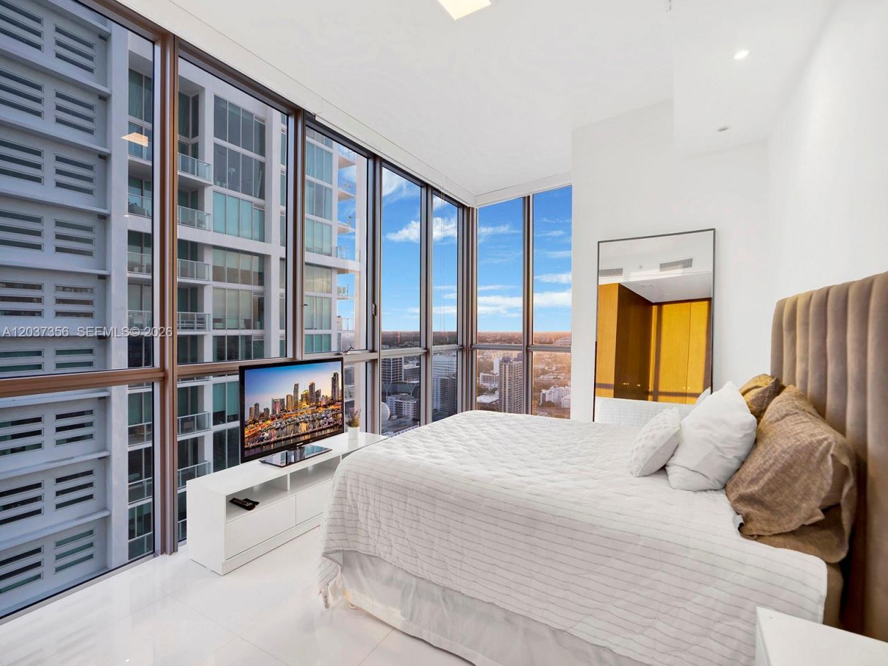 1100 Biscayne Blvd , Unit 4001, Miami, FL 33132 Photo