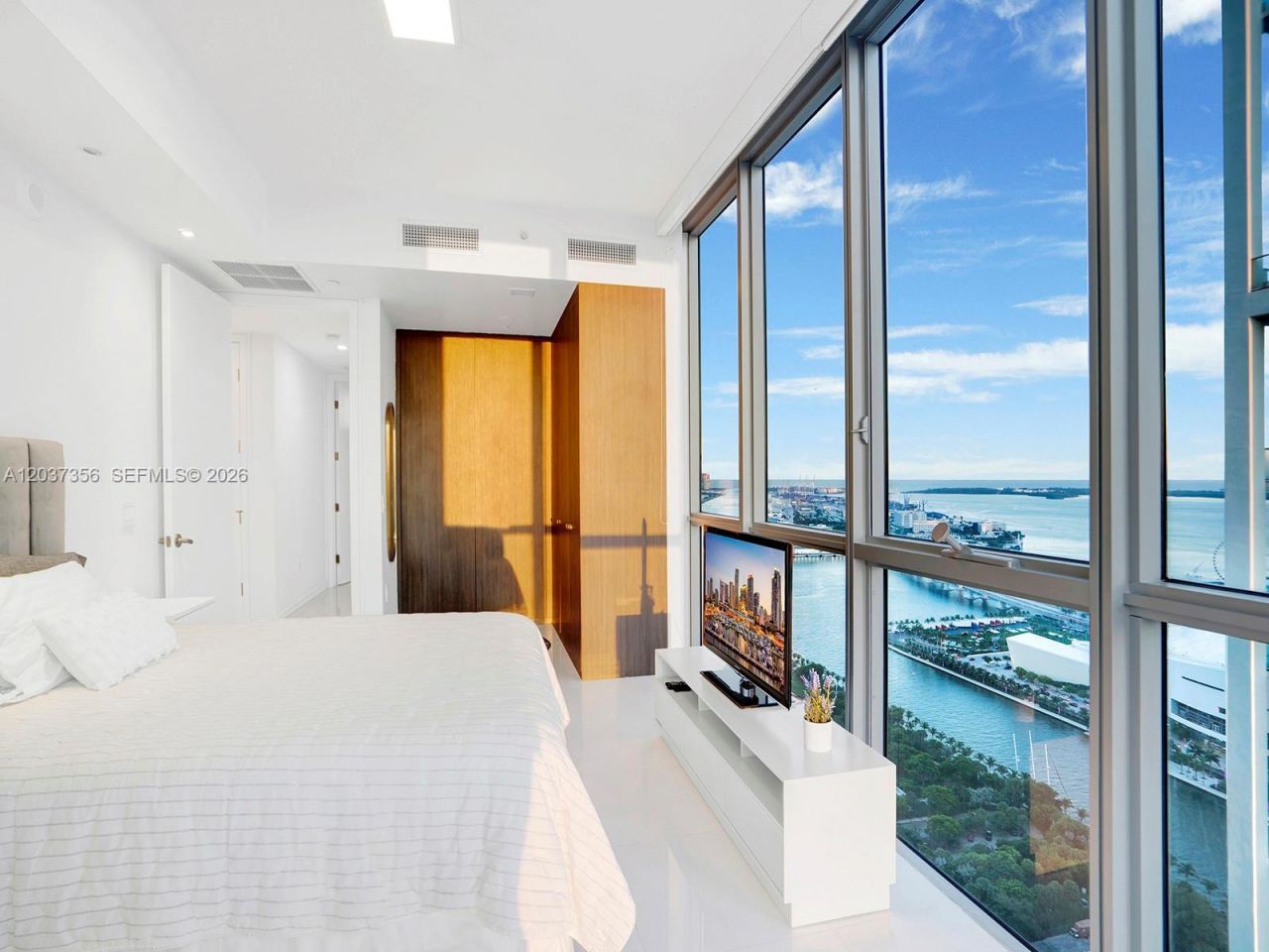 1100 Biscayne Blvd , Unit 4001, Miami, FL 33132 Photo