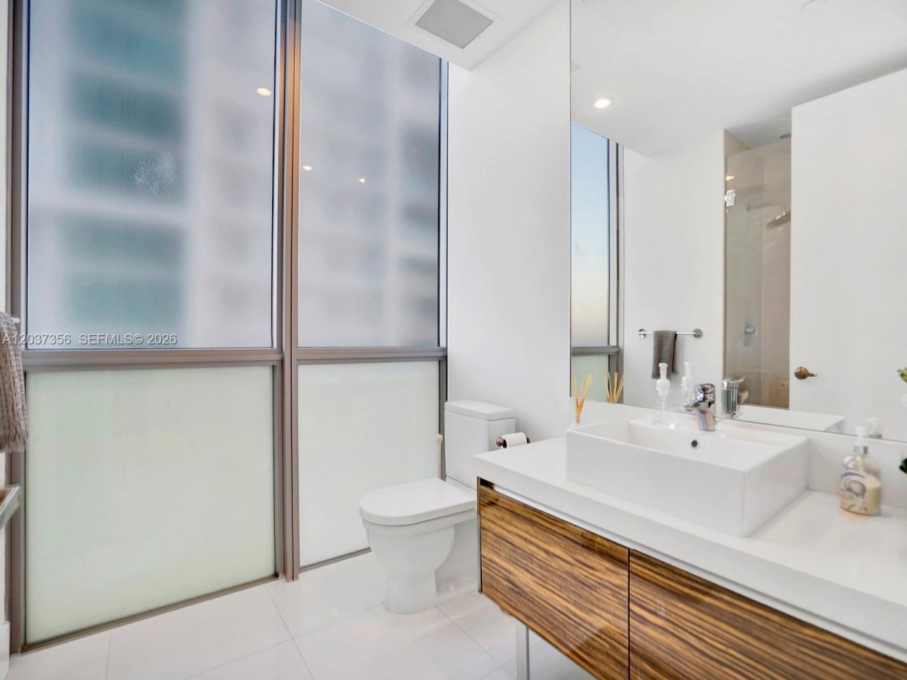 1100 Biscayne Blvd , Unit 4001, Miami, FL 33132 Photo