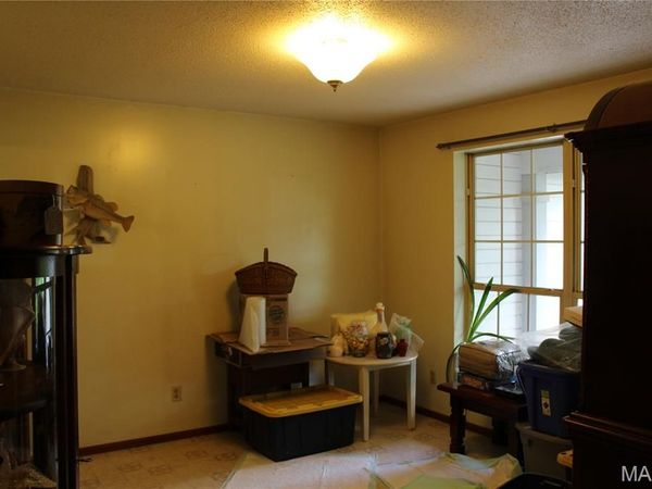 3877 Highway D , Defiance, MO 63341