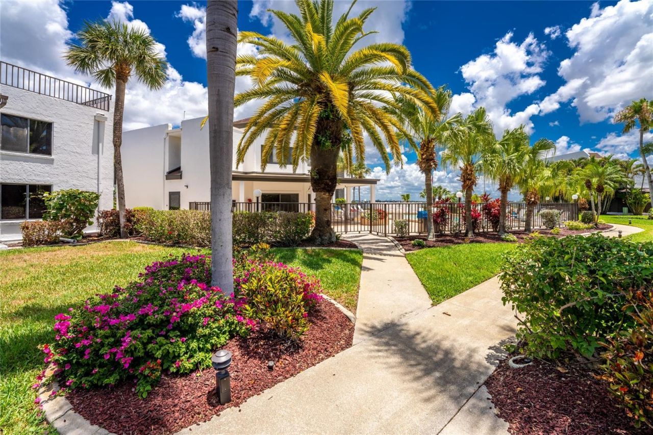 2950 N Beach Road, Unit B522, Englewood, FL 34223 Photo