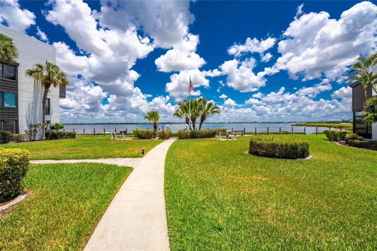 2950 N Beach Road, Unit B522, Englewood, FL 34223 Photo