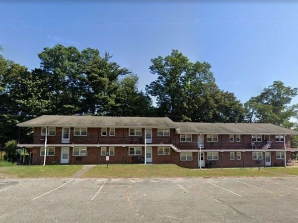 438 Springfield, Agawam, MA 01001