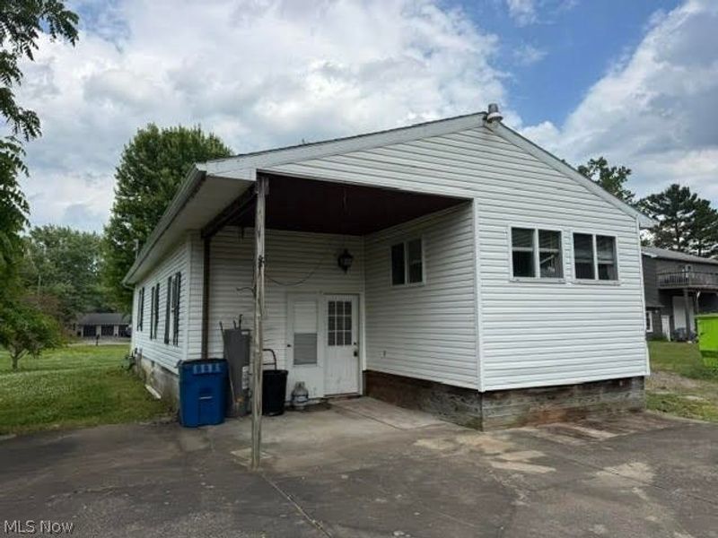 361 Henn Hyde Road NE, Warren, OH 44484 Photo 2