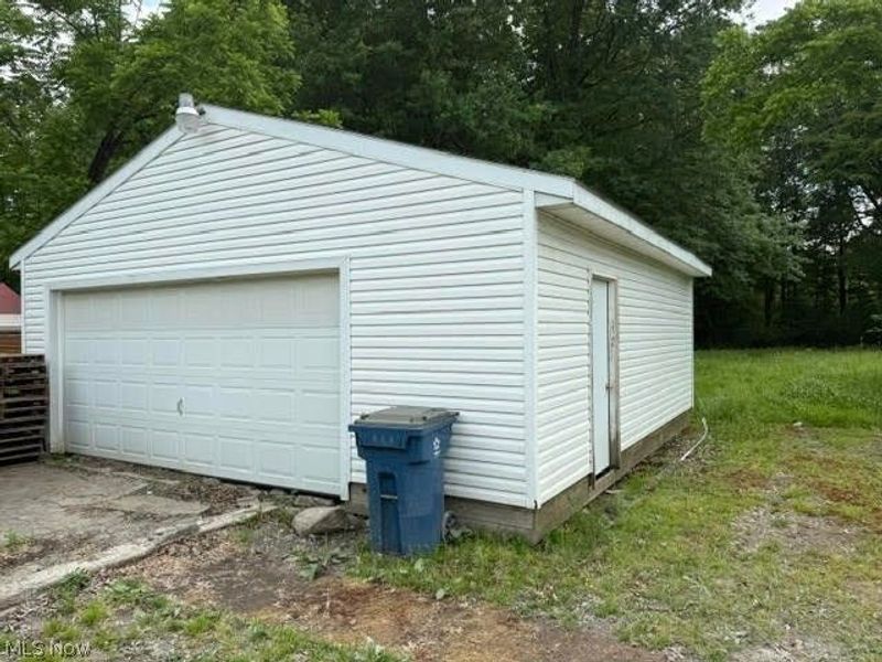 361 Henn Hyde Road NE, Warren, OH 44484 Photo 3
