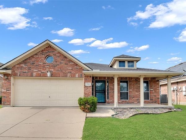 715 W Milton Drive, Arlington, TX 76001
