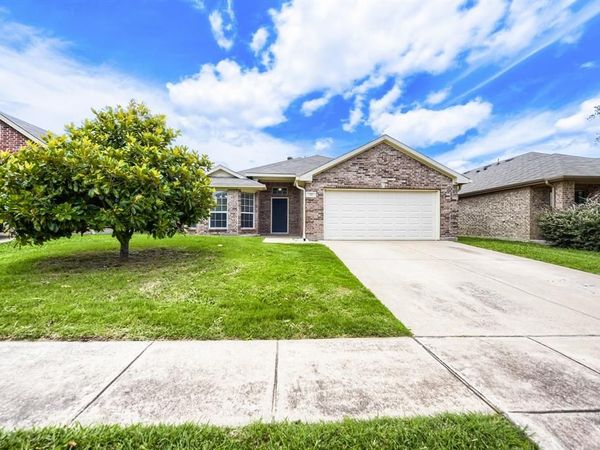 128 Tall Meadow Street, Azle, TX 76020
