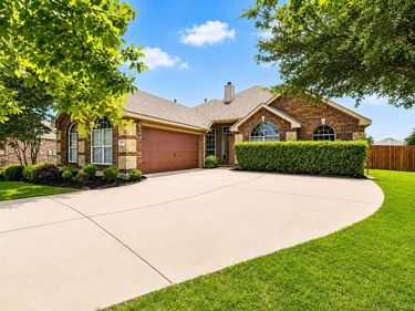 5441 Threshing Drive, Fort Worth, TX 76179