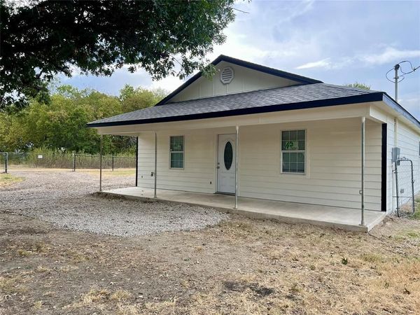 503 E Sanger Street, Celeste, TX 75423