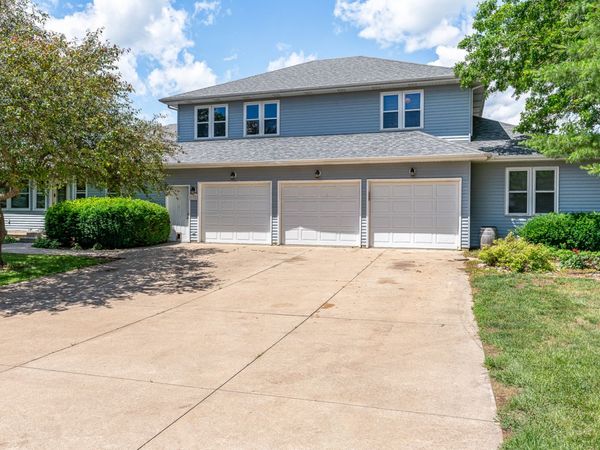 16902 206th Street , Davenport, IA 52806