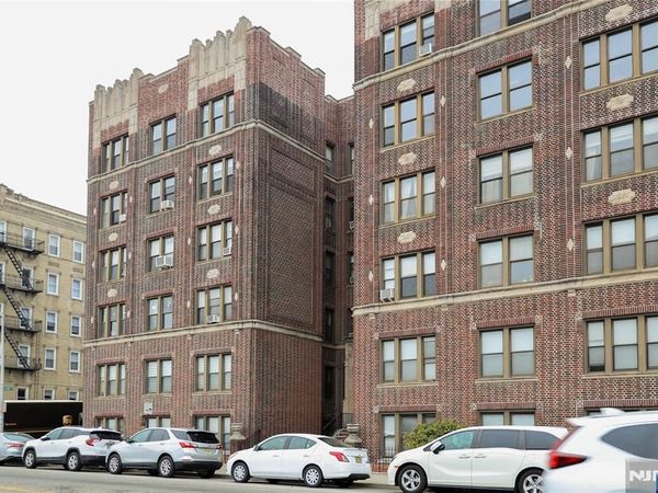 883 Boulevard East 1C, WEEHAWKEN, NJ 07086
