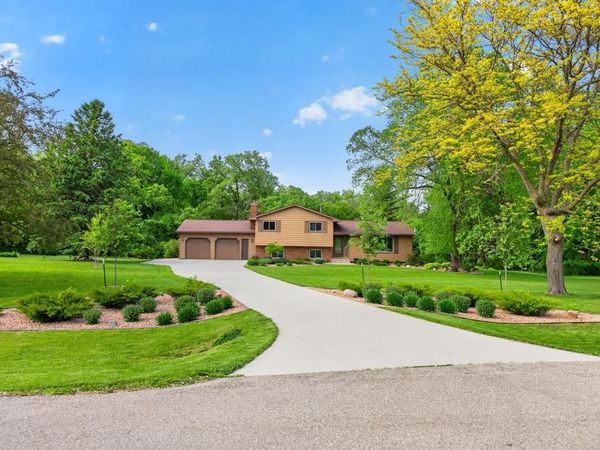 5633 Saint Mary Drive NW, Rochester, MN 55901