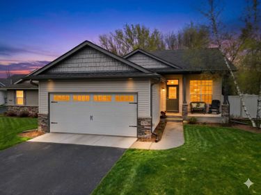 828 Winsome Way NW, Isanti, MN 55040