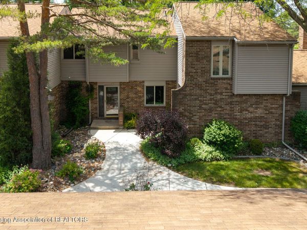912 Grenoble Drive, Lansing, MI 48917