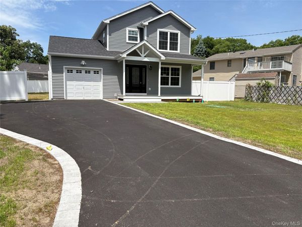 492 Blue Point Road,, Farmingville, NY 11738