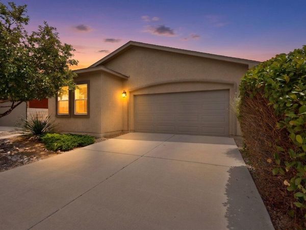 241 Rio Chama Circle SW, Los Lunas, NM 87031