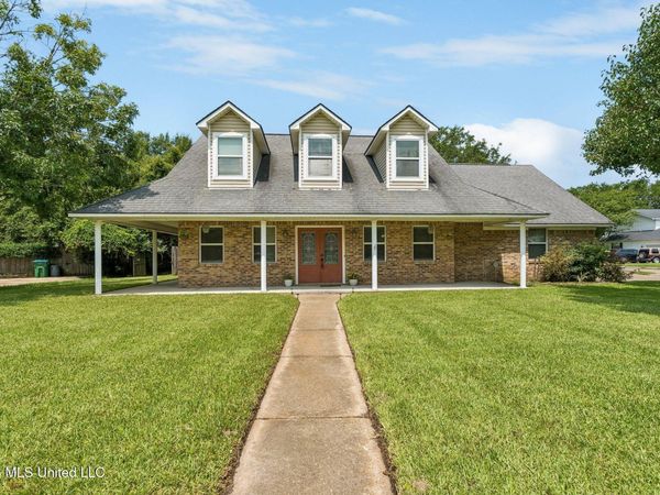 1503 Roswell Street, Pascagoula, MS 39581