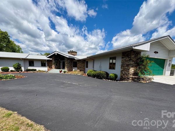 377 Upper Grassy Branch Road , Asheville, NC 28805