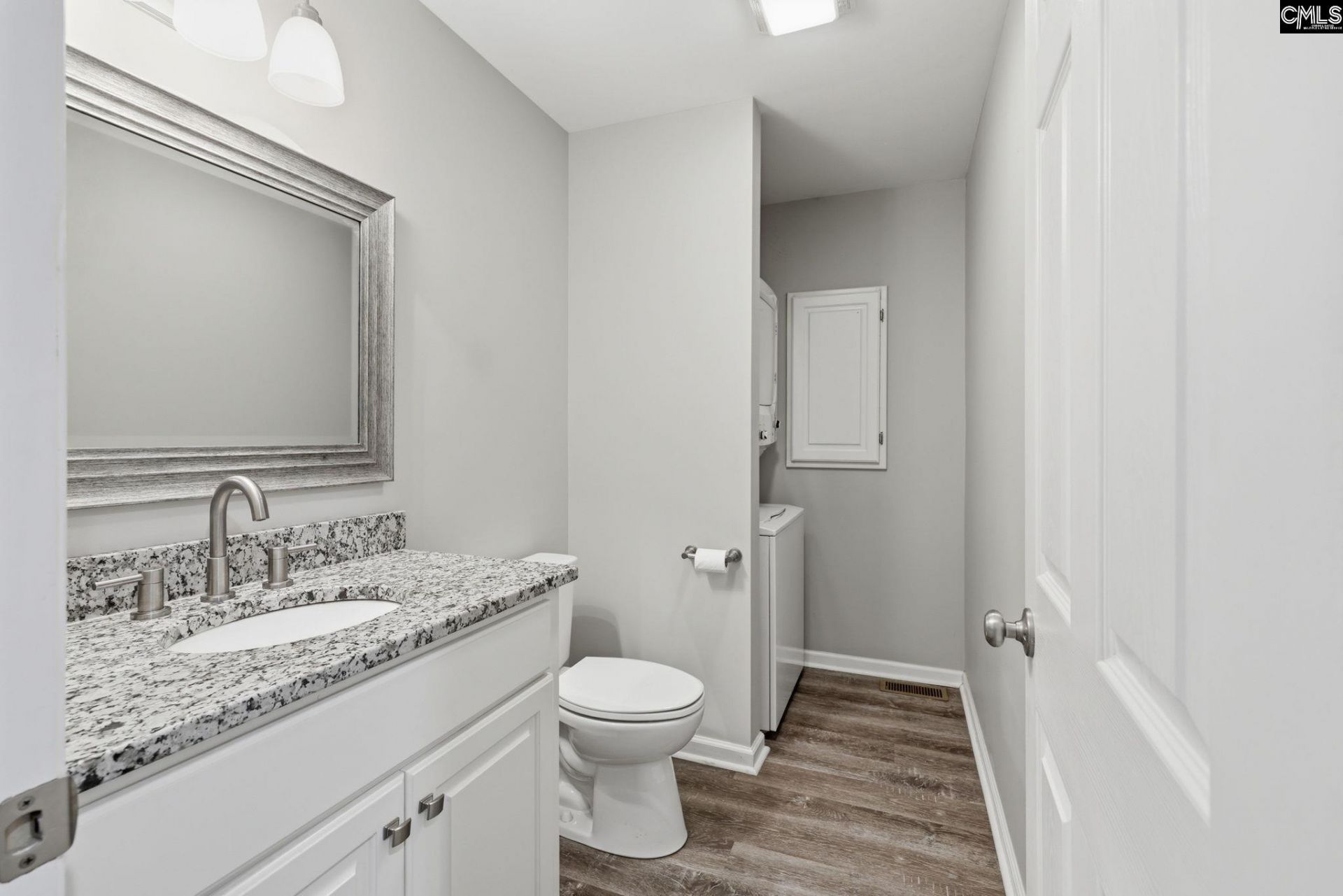 347 Bedford Way Photo 18