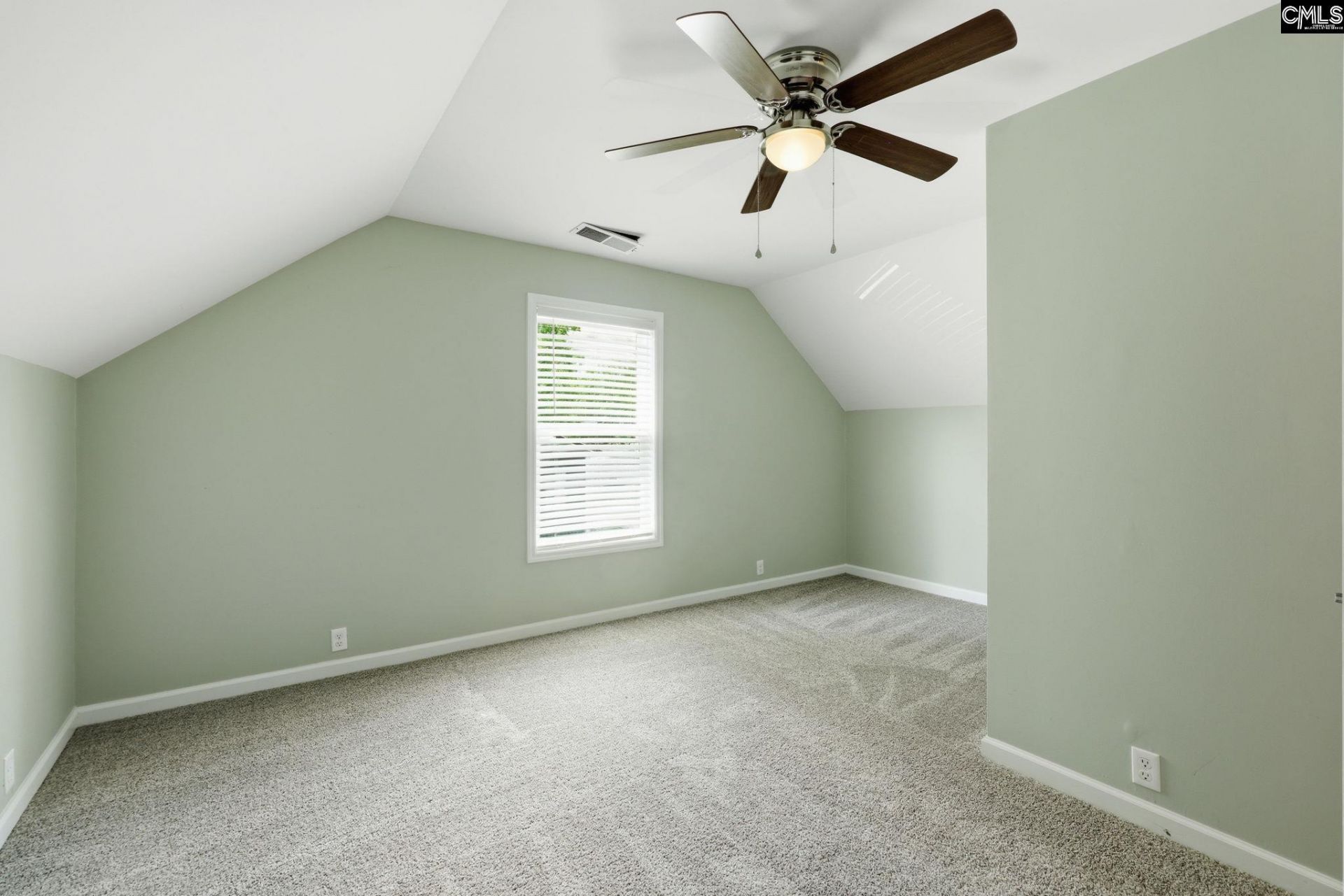347 Bedford Way Photo 29