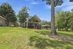 347 Bedford Way photo 4