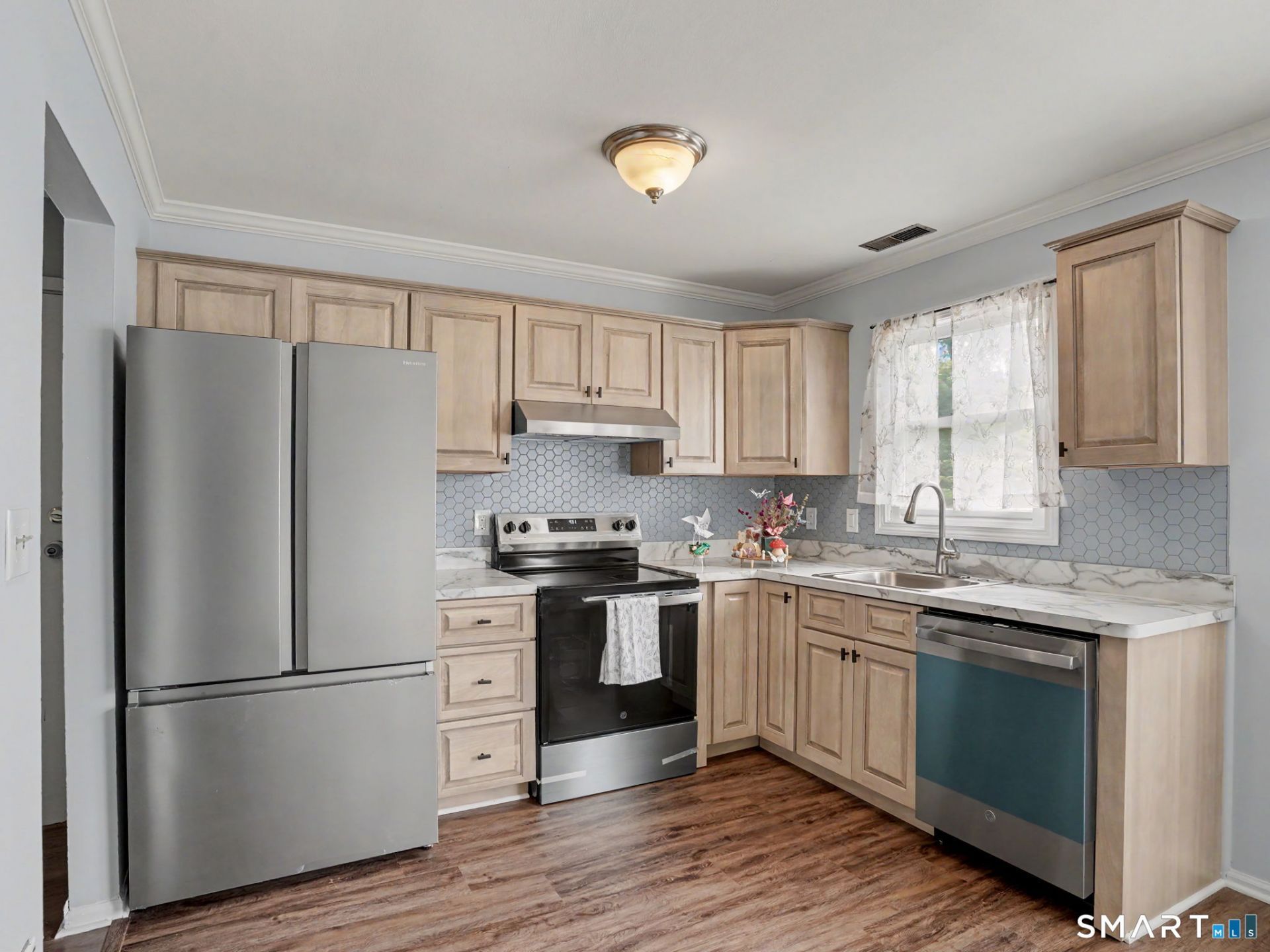 85 Carriage South, Unit 85, Milford, CT 06460 Main Photo