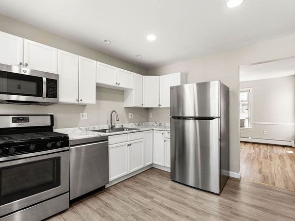 21 Carleton Ave, Haverhill, MA 01835
